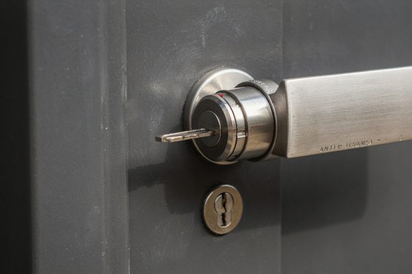 Anti-Snap Locks Can Prevent Common Burglary Techniques