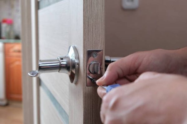 Locksmith Prices in Kirkstall Full Cost Guide